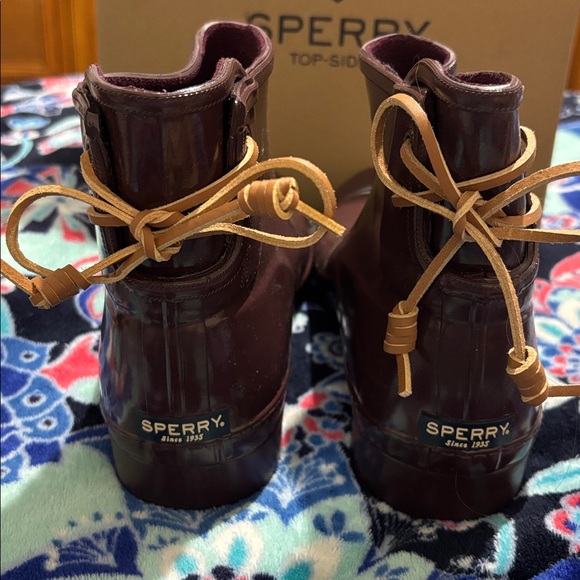 Ladies Sperry boots - Picture 4 of 8